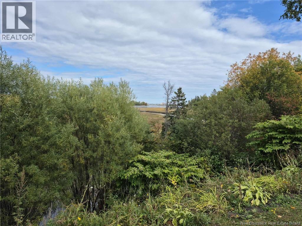 264 Rue Marie, Beresford, New Brunswick  E8K 1P8 - Photo 5 - NB127357