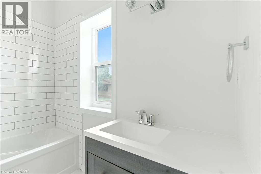 684 Beach Boulevard, Hamilton, Ontario  L8H 6Y4 - Photo 14 - 40773069