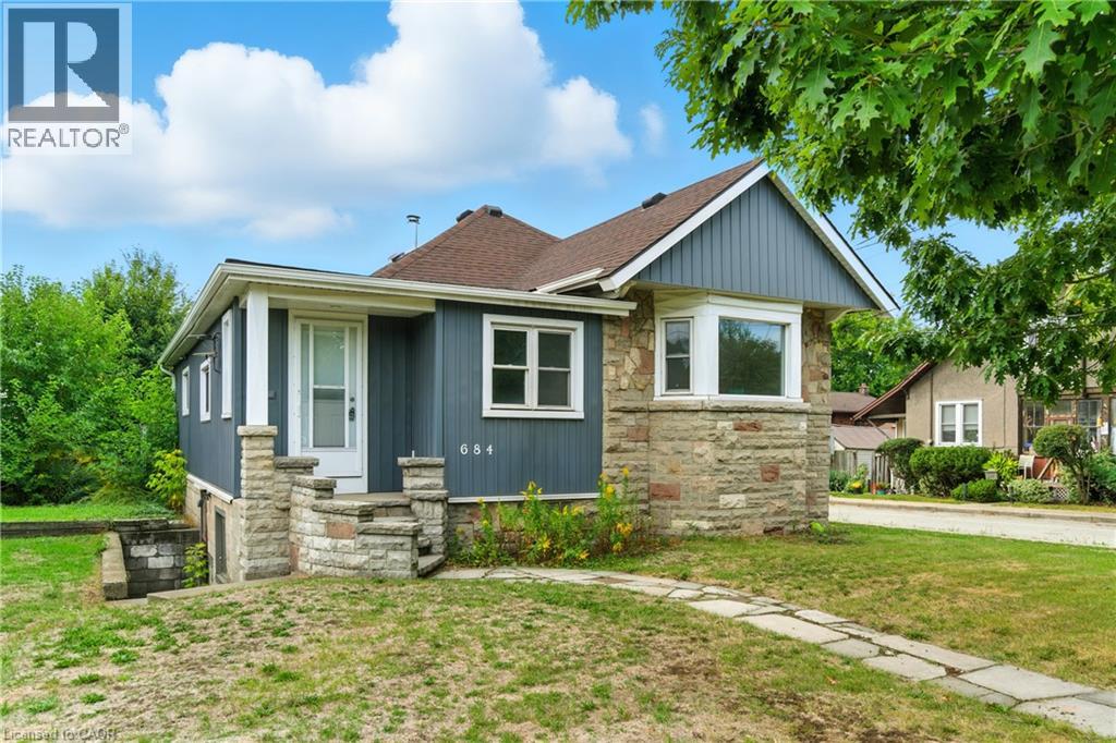 684 Beach Boulevard, Hamilton, Ontario  L8H 6Y4 - Photo 2 - 40773069