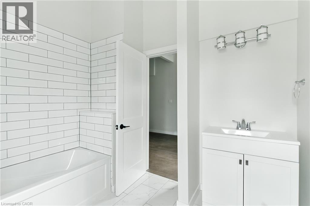 684 Beach Boulevard, Hamilton, Ontario  L8H 6Y4 - Photo 32 - 40773069