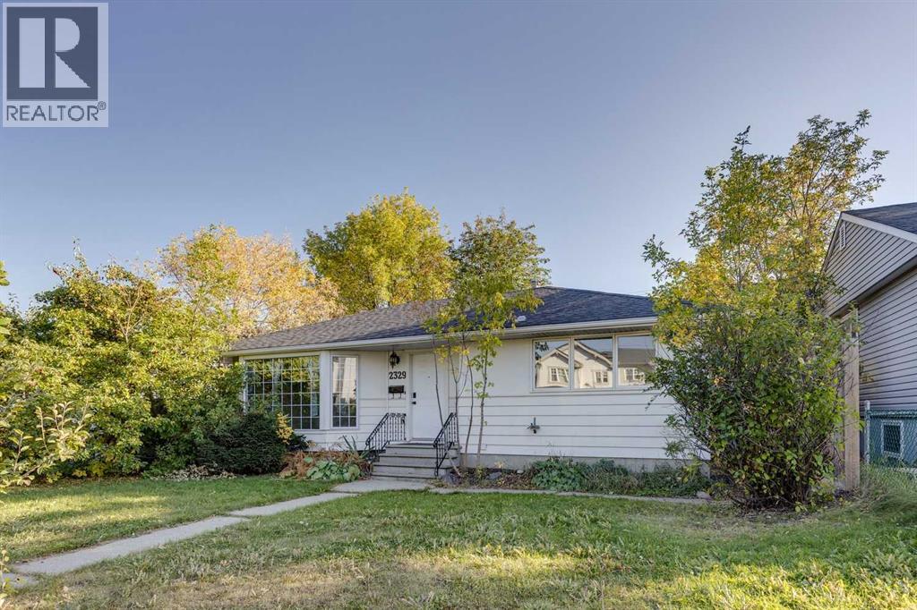 2329 25 Avenue Nw, Calgary, Alberta  T2M 2C4 - Photo 2 - A2259257