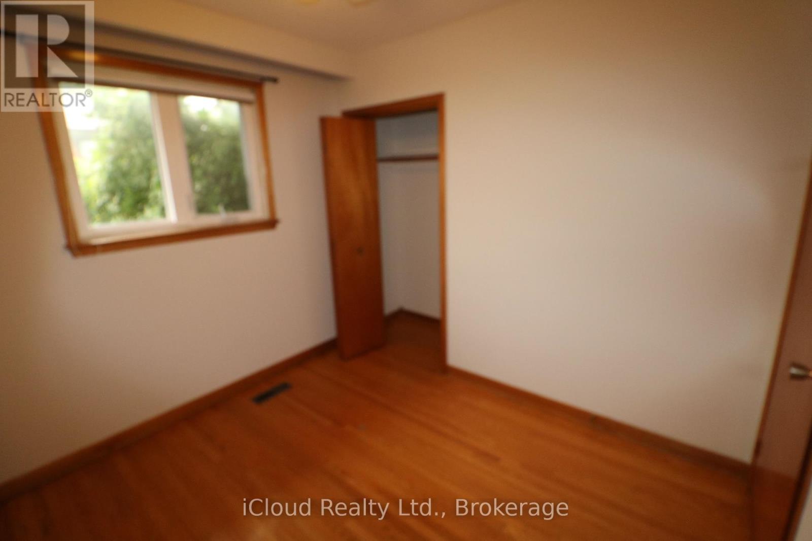 61 Rockbank Crescent, Toronto, Ontario  M9M 1L1 - Photo 15 - W12429257