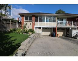 61 ROCKBANK CRESCENT, Toronto, Ontario