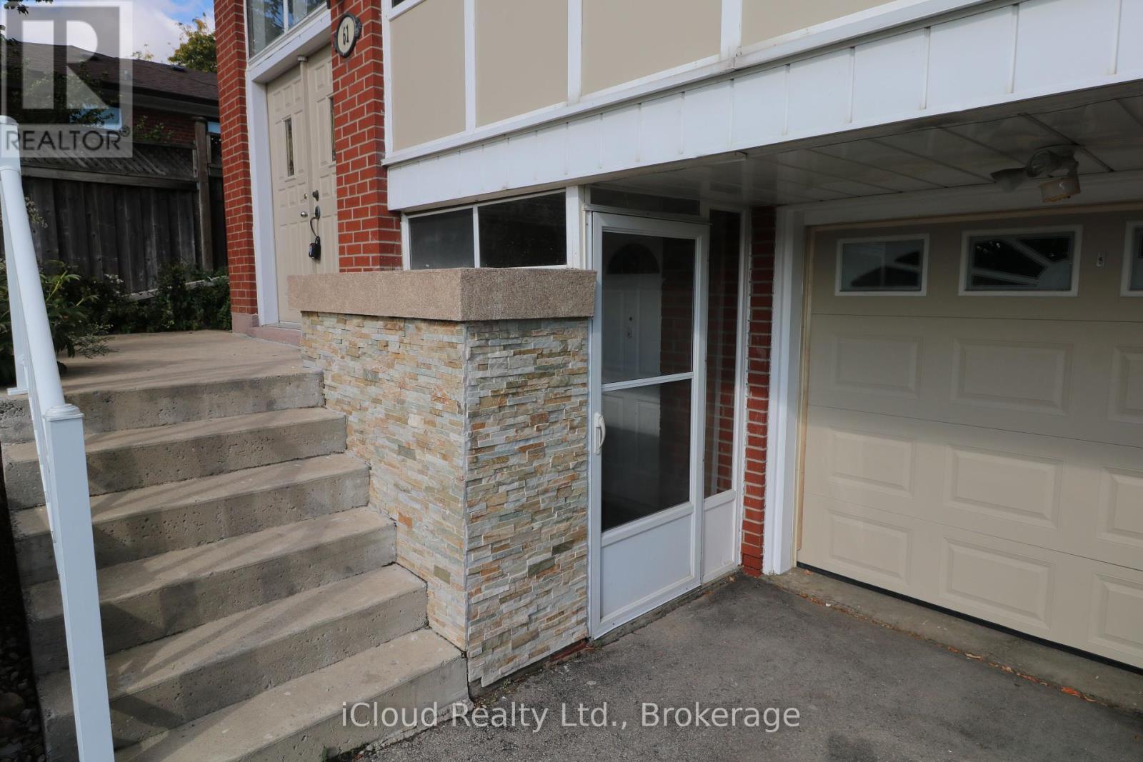 61 Rockbank Crescent, Toronto, Ontario  M9M 1L1 - Photo 2 - W12429257