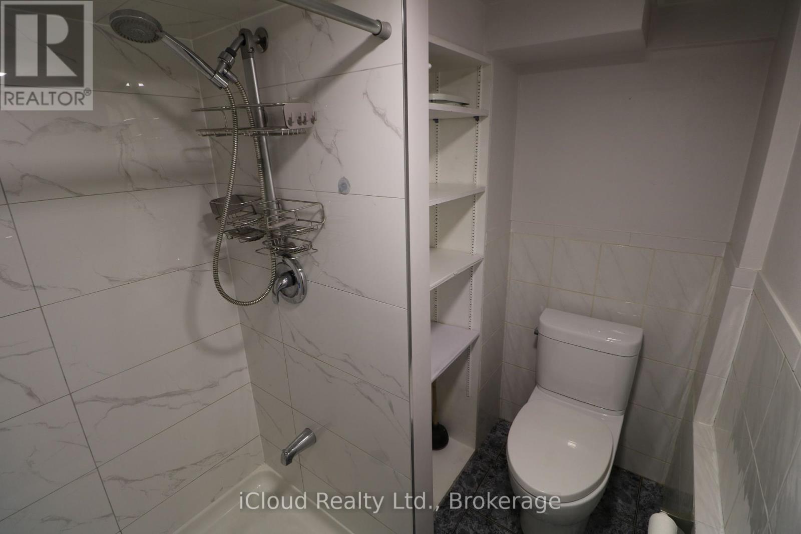 61 Rockbank Crescent, Toronto, Ontario  M9M 1L1 - Photo 30 - W12429257