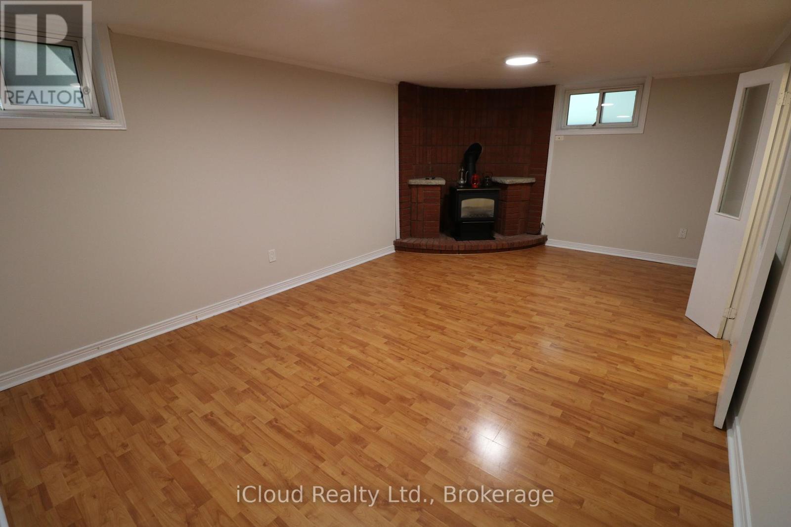 61 Rockbank Crescent, Toronto, Ontario  M9M 1L1 - Photo 22 - W12429257