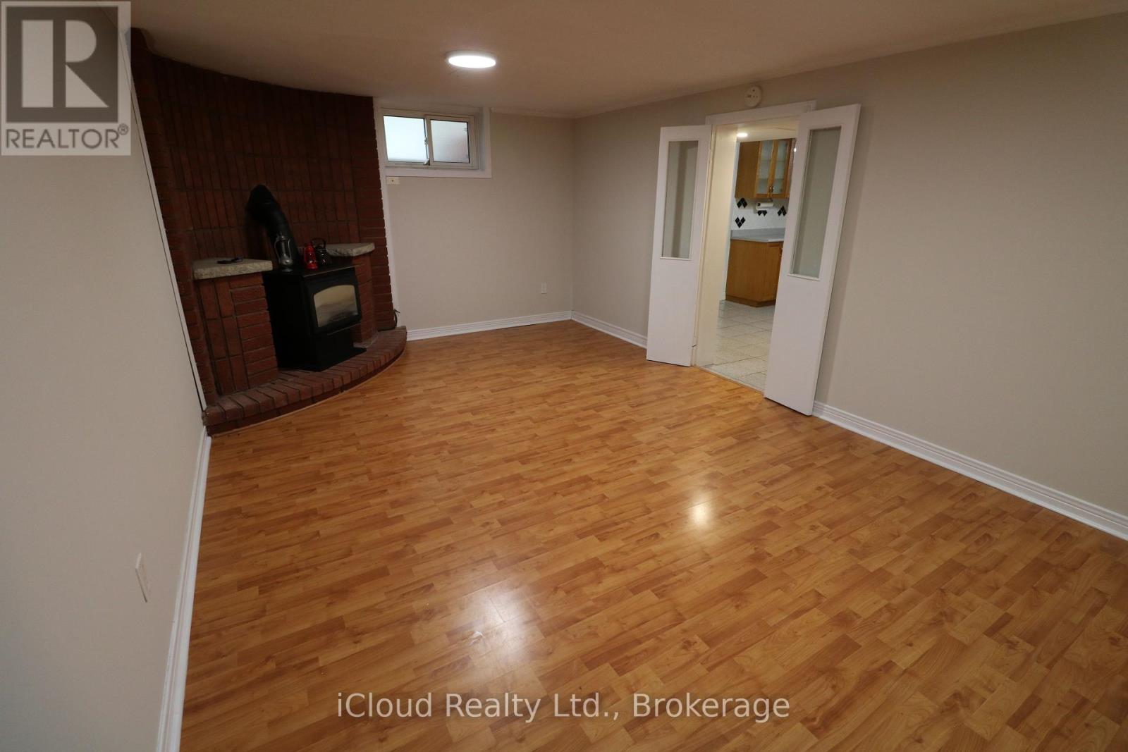 61 Rockbank Crescent, Toronto, Ontario  M9M 1L1 - Photo 23 - W12429257