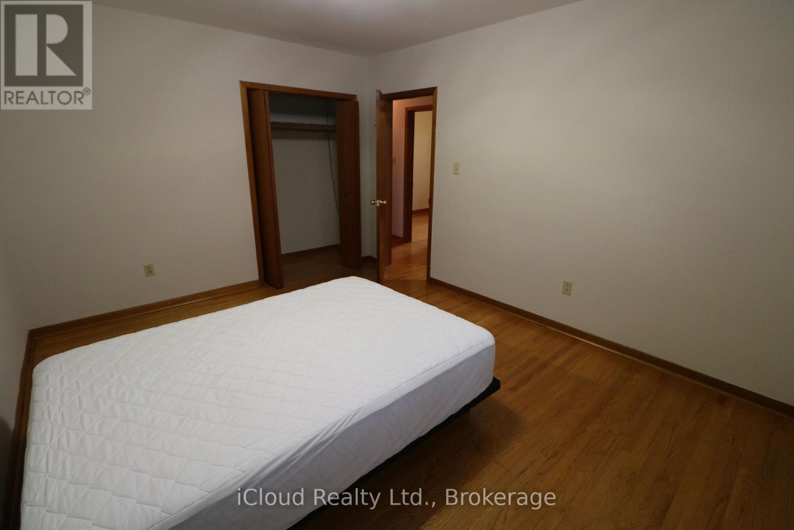 61 Rockbank Crescent, Toronto, Ontario  M9M 1L1 - Photo 13 - W12429257