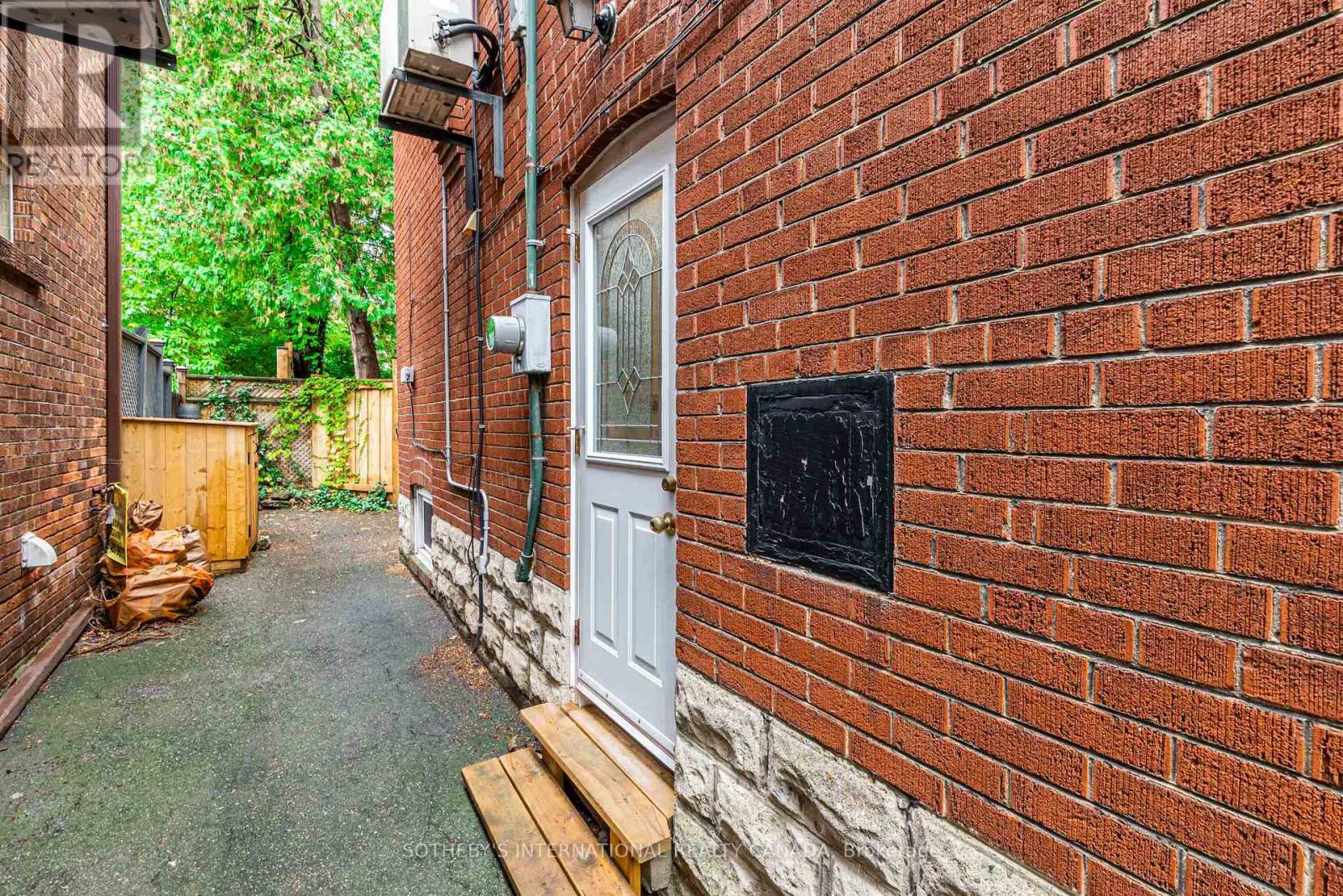 421 St Clair Avenue E, Toronto, Ontario  M4T 1P6 - Photo 42 - C12428629