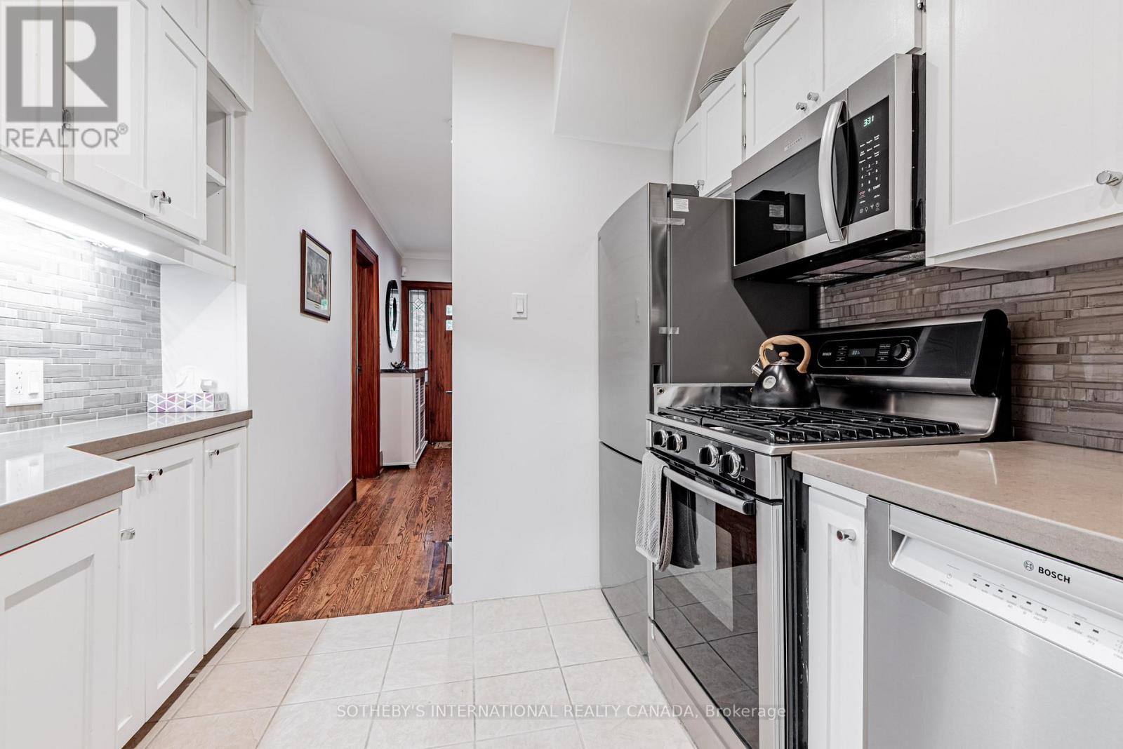 421 St Clair Avenue E, Toronto, Ontario  M4T 1P6 - Photo 18 - C12428629