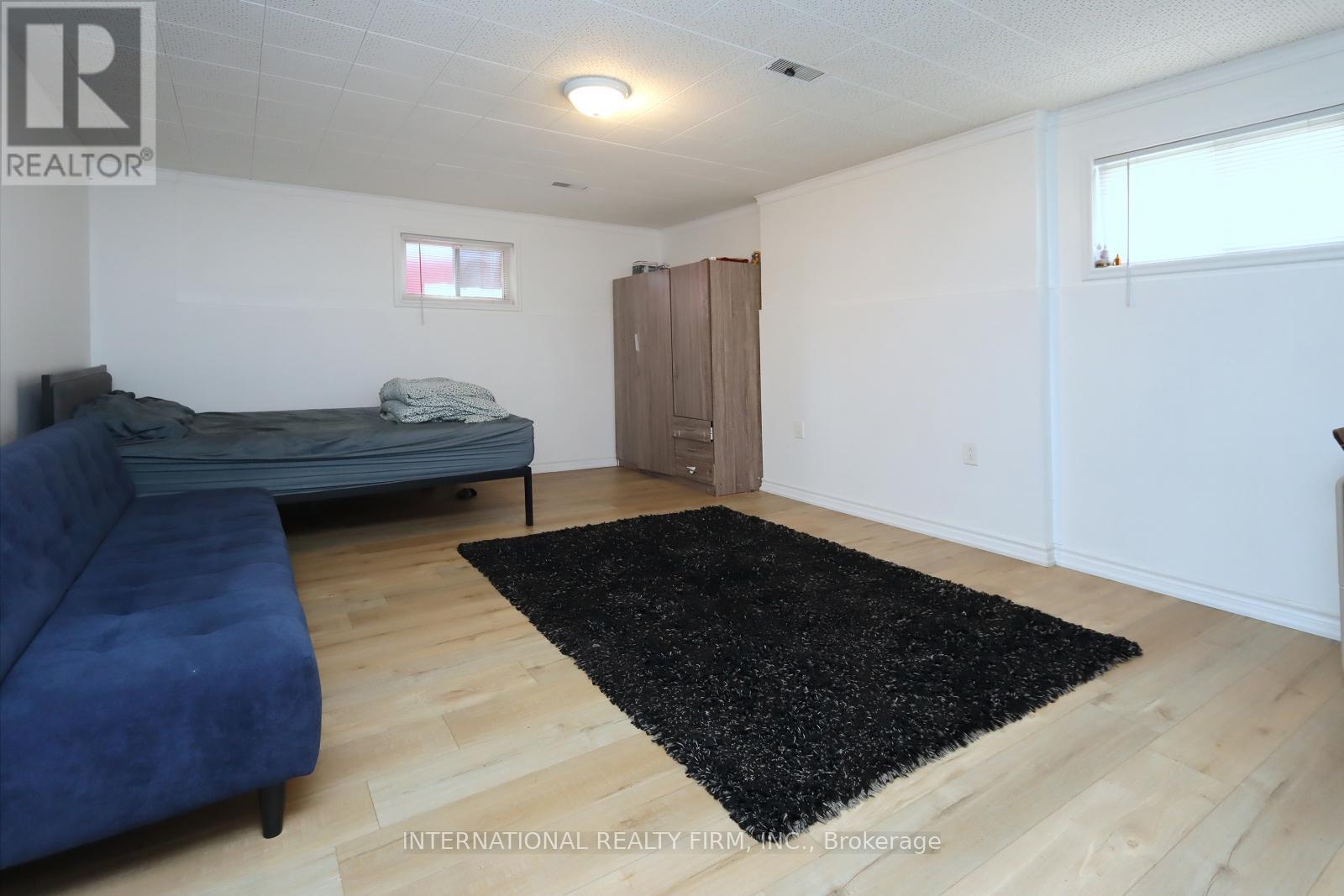 3352 Queen Frederica Drive, Mississauga, Ontario  L4Y 3B2 - Photo 10 - W12286272