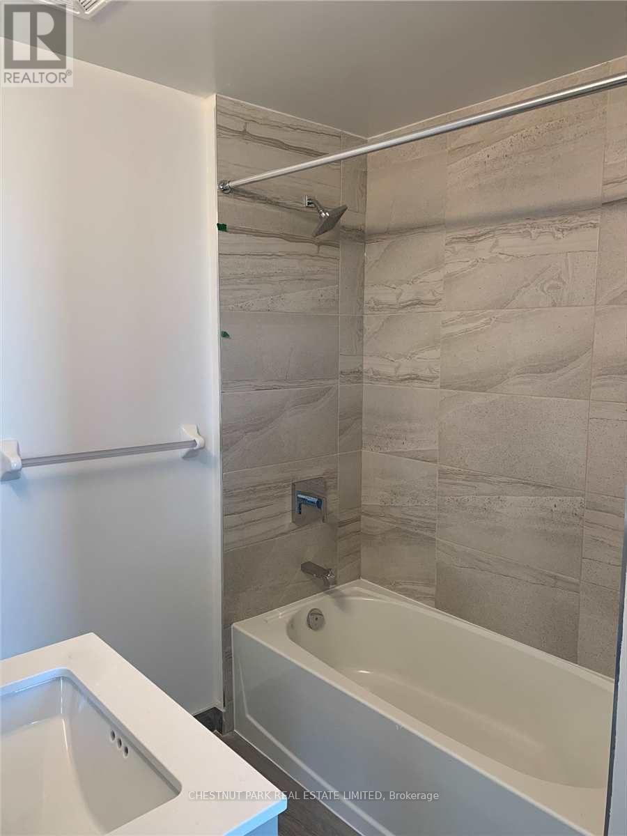 308 - 120 Eagle Rock Way, Vaughan, Ontario  L6A 5C9 - Photo 7 - N12392821