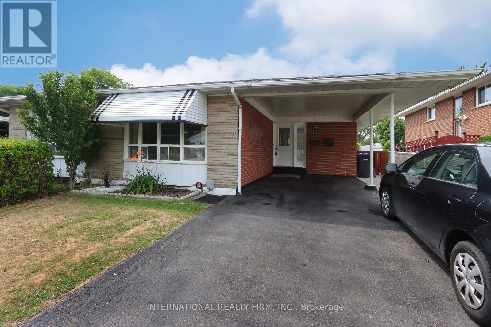 3352 QUEEN FREDERICA DRIVE, Mississauga, Ontario