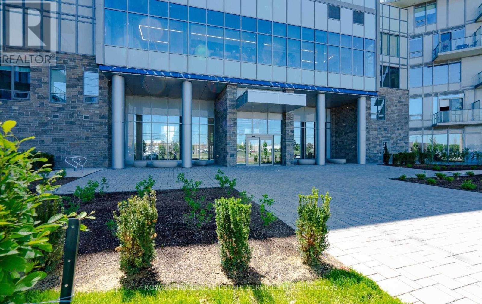 1704 - 4675 Metcalfe Avenue, Mississauga, Ontario  L5M 0Z8 - Photo 4 - W12423888