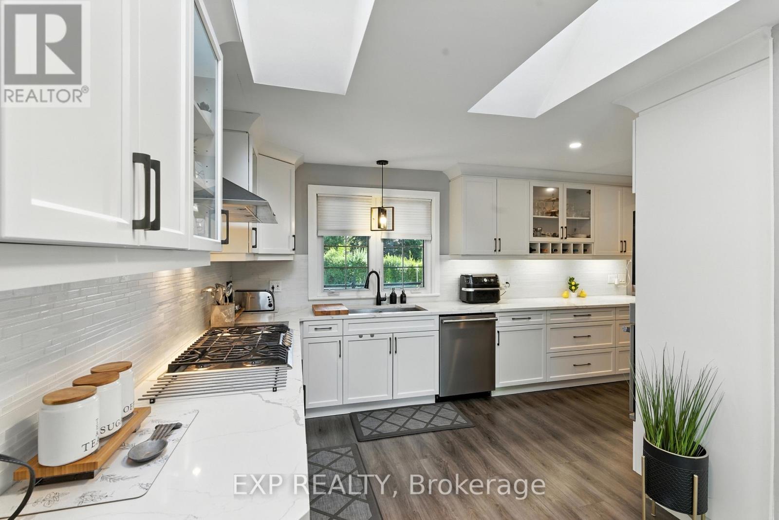 6859 Wills Street, Niagara Falls, Ontario  L2J 1Y6 - Photo 17 - X12354114