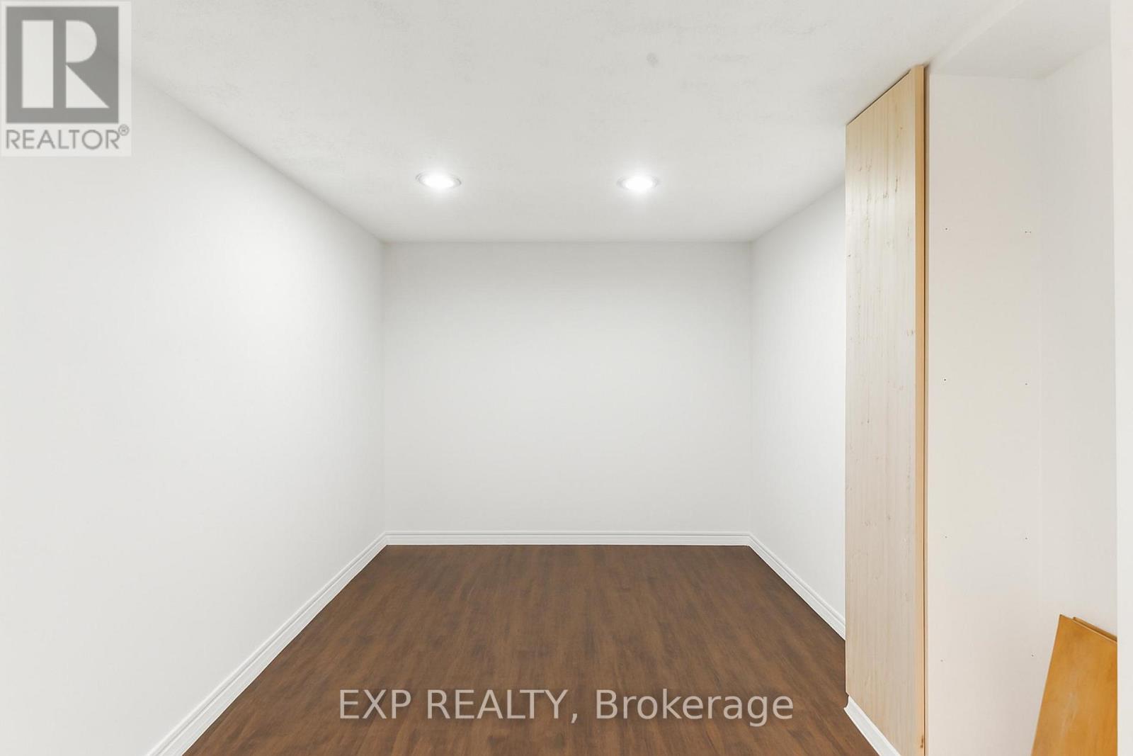 6859 Wills Street, Niagara Falls, Ontario  L2J 1Y6 - Photo 33 - X12354114