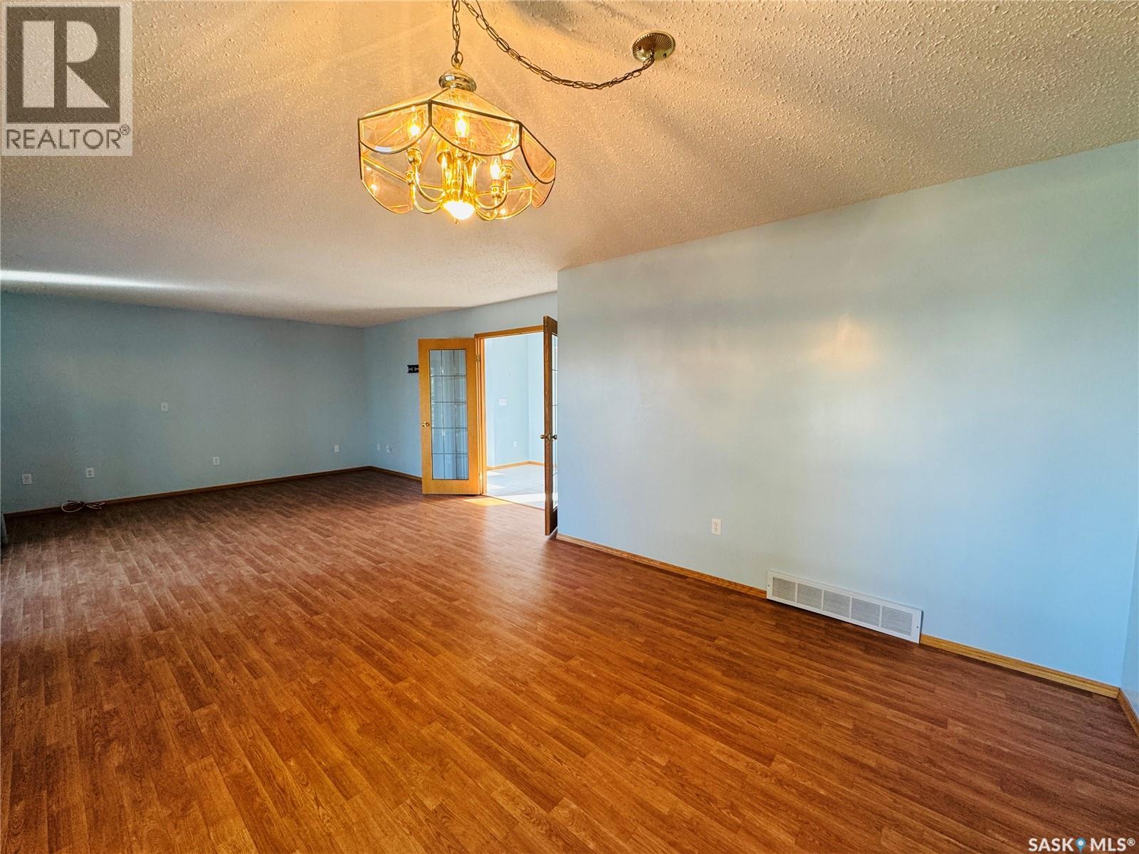 301 Turnbull Avenue W, Biggar, Saskatchewan  S0K 0M0 - Photo 12 - SK019171