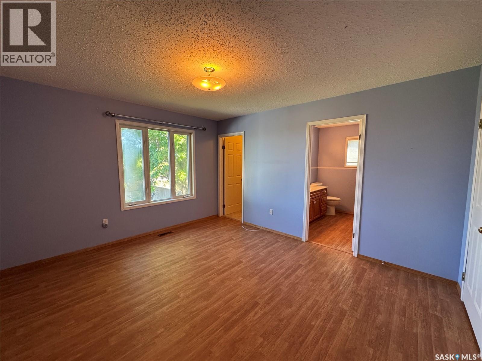 301 Turnbull Avenue W, Biggar, Saskatchewan  S0K 0M0 - Photo 14 - SK019171