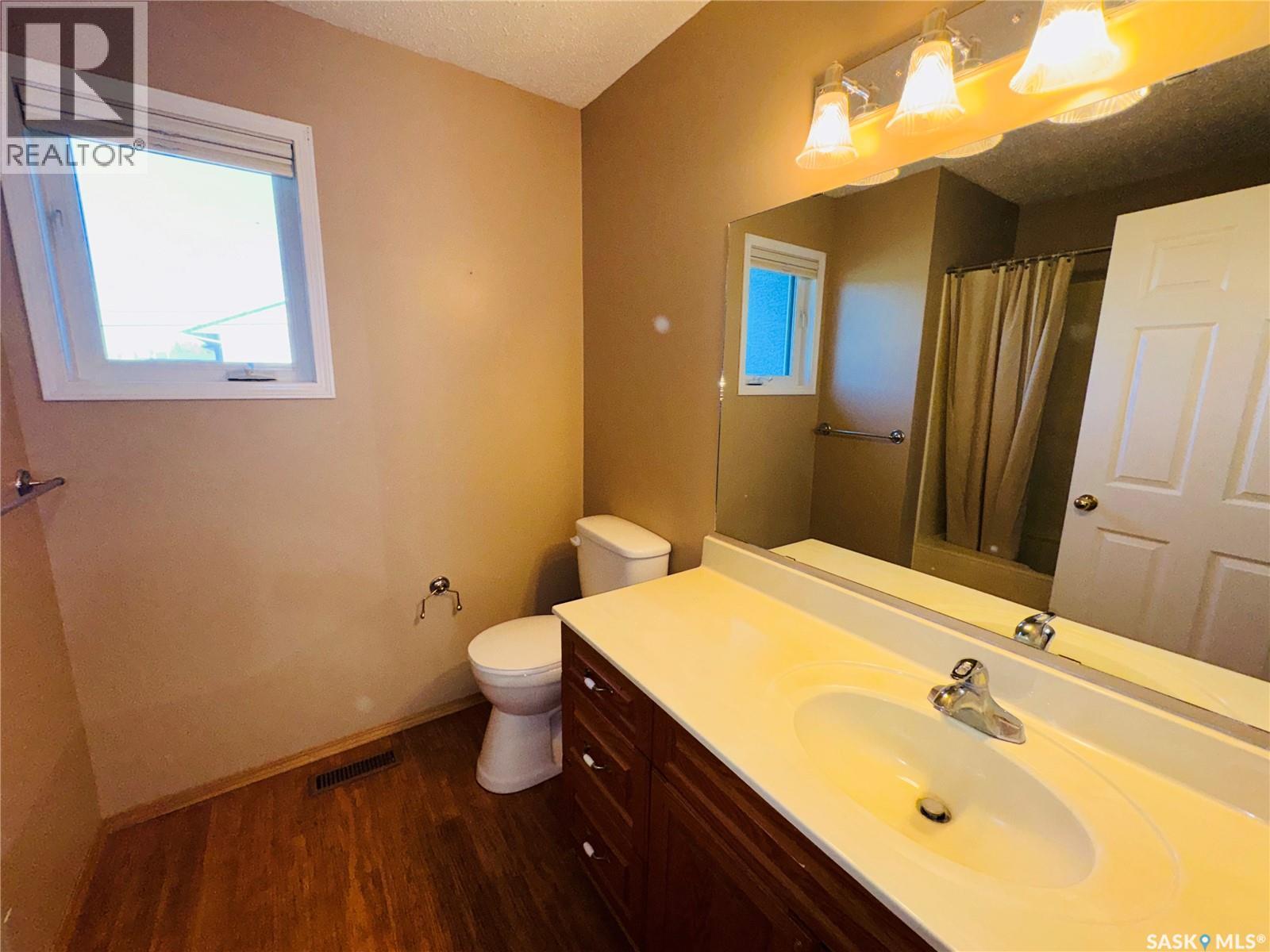 301 Turnbull Avenue W, Biggar, Saskatchewan  S0K 0M0 - Photo 20 - SK019171