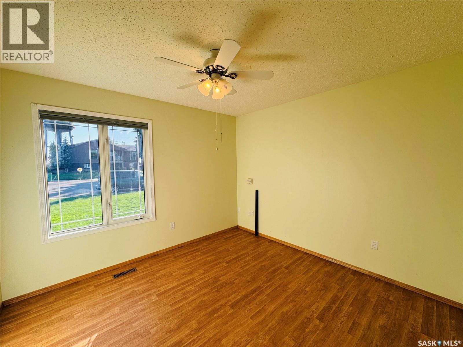 301 Turnbull Avenue W, Biggar, Saskatchewan  S0K 0M0 - Photo 22 - SK019171