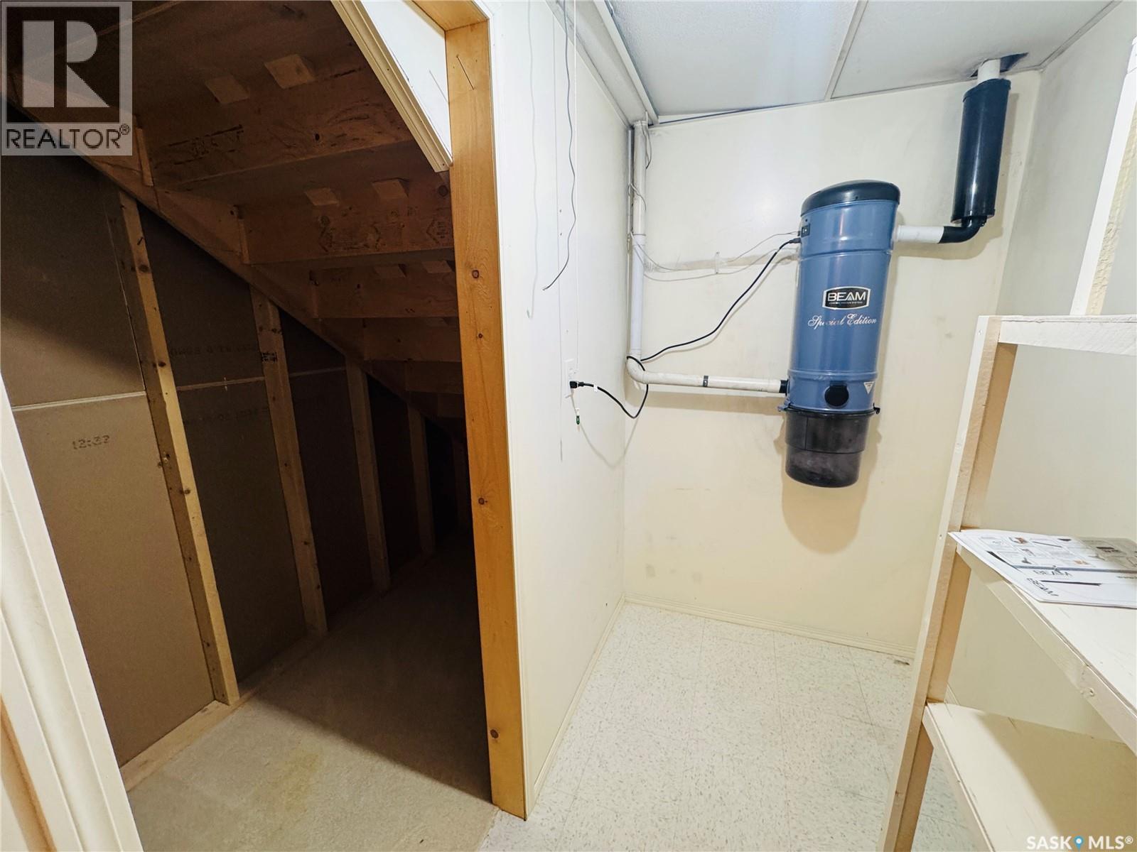 301 Turnbull Avenue W, Biggar, Saskatchewan  S0K 0M0 - Photo 44 - SK019171