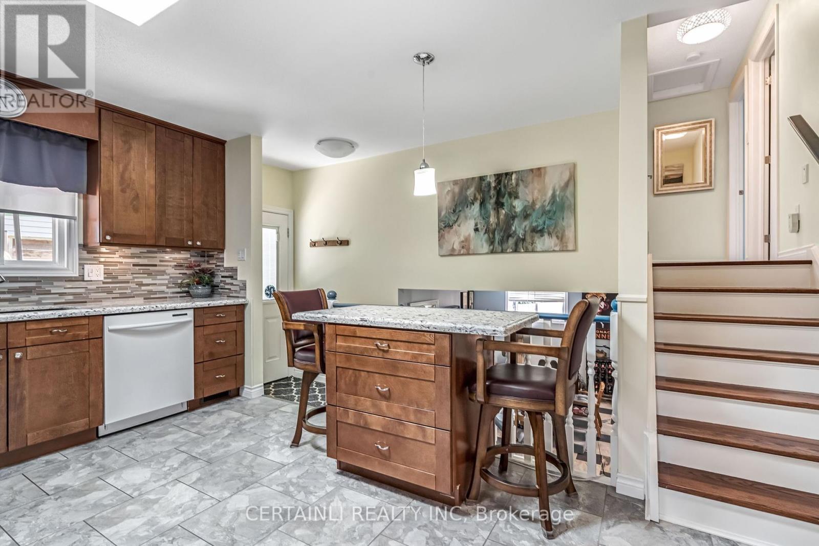 670 Chiddington Avenue, London South, Ontario  N6C 2W7 - Photo 15 - X12428355