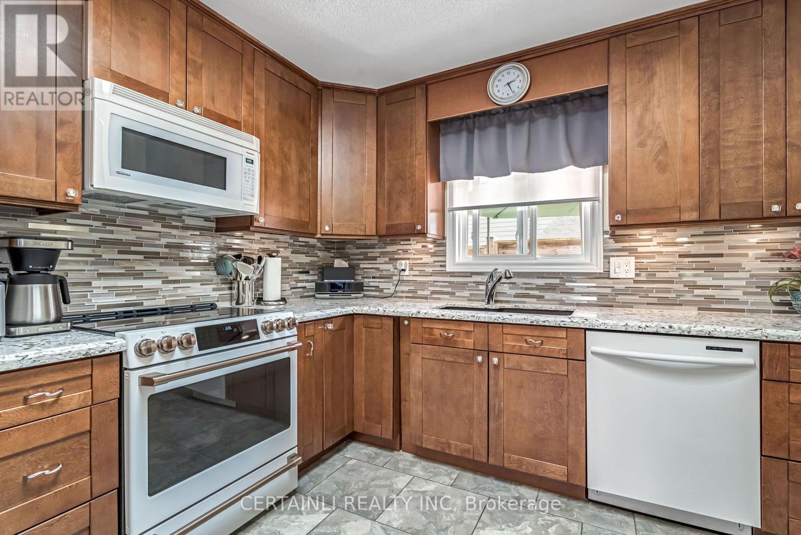 670 Chiddington Avenue, London South, Ontario  N6C 2W7 - Photo 16 - X12428355