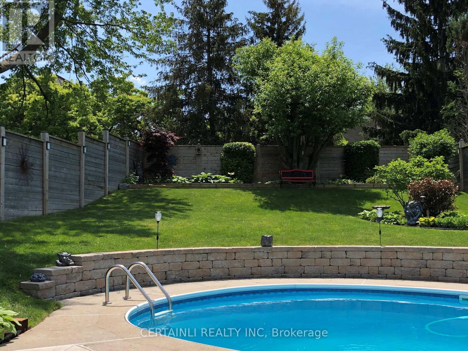 670 Chiddington Avenue, London South, Ontario  N6C 2W7 - Photo 8 - X12428355