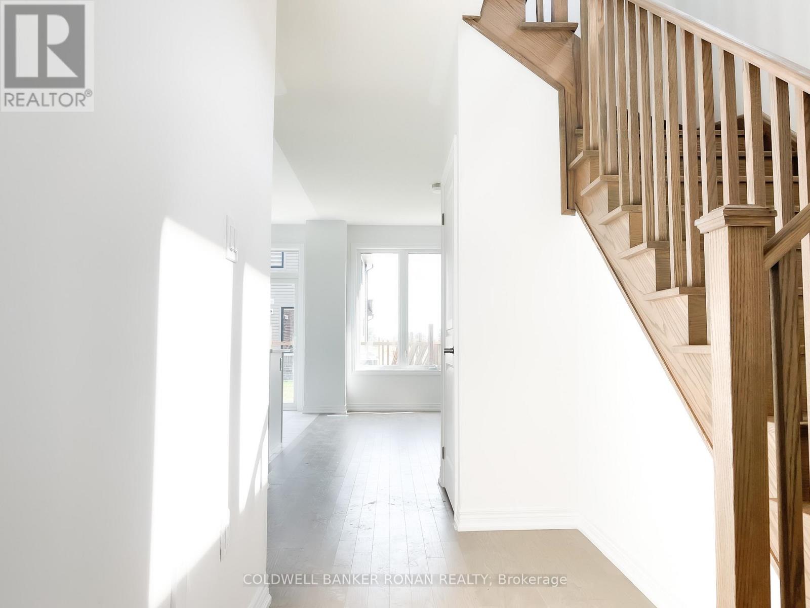 29 Milady Crescent, Barrie, Ontario  L9J 0X3 - Photo 17 - S12426882
