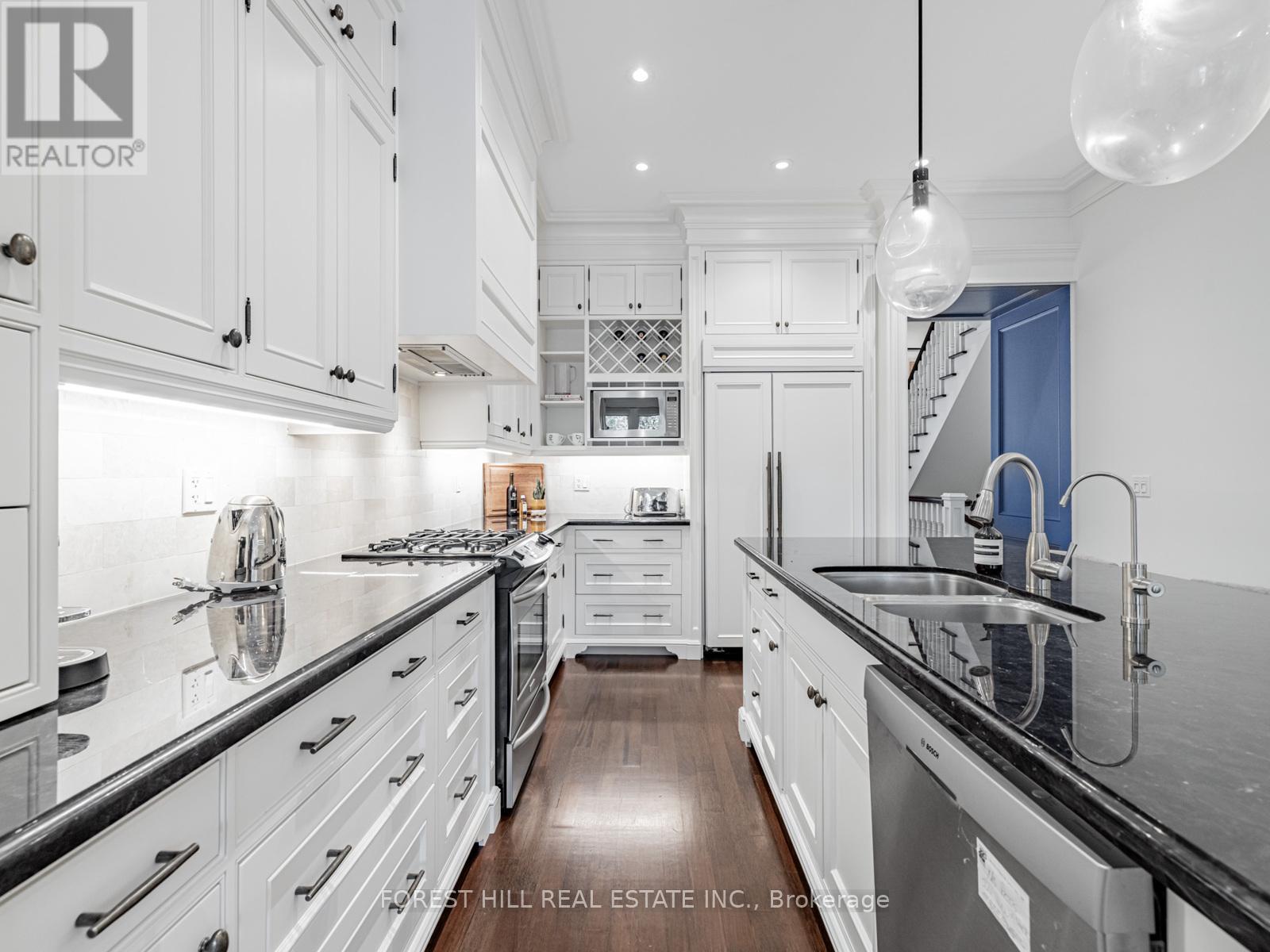 56 Lonsdale Road, Toronto, Ontario  M4V 1W5 - Photo 11 - C12429284