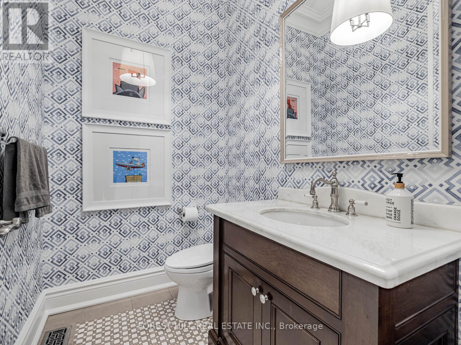 56 Lonsdale Road, Toronto, Ontario  M4V 1W5 - Photo 18 - C12429284