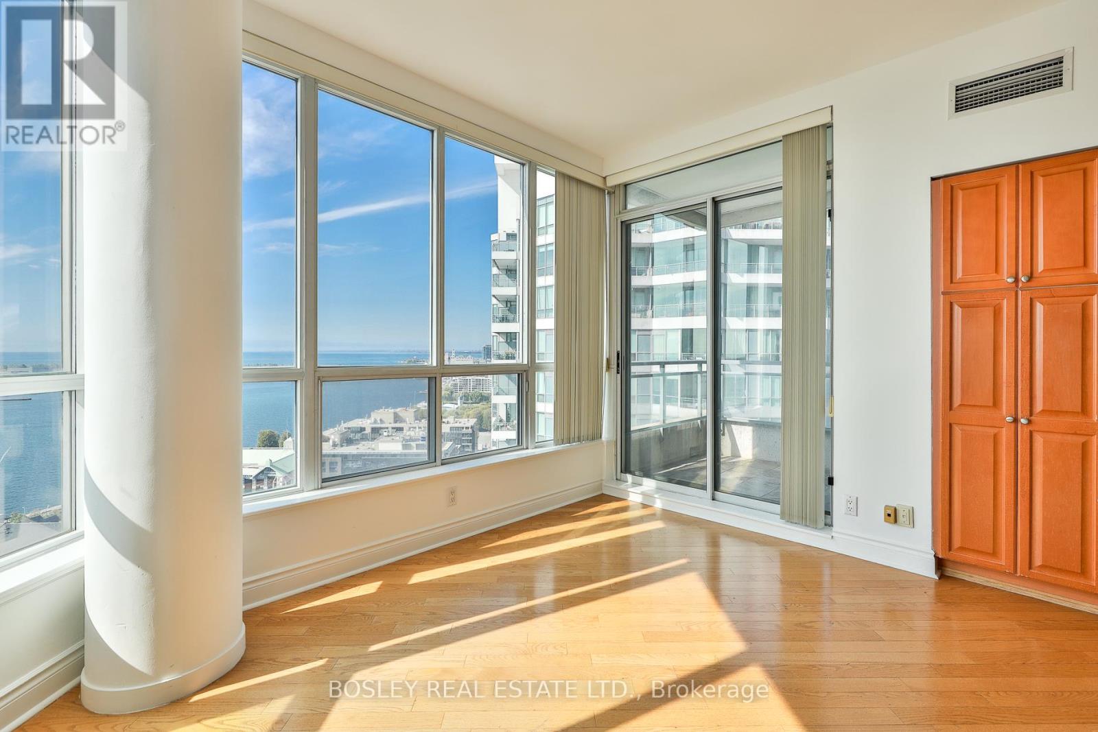2508 - 228 Queens Quay W, Toronto, Ontario  M5J 2X1 - Photo 15 - C12429299