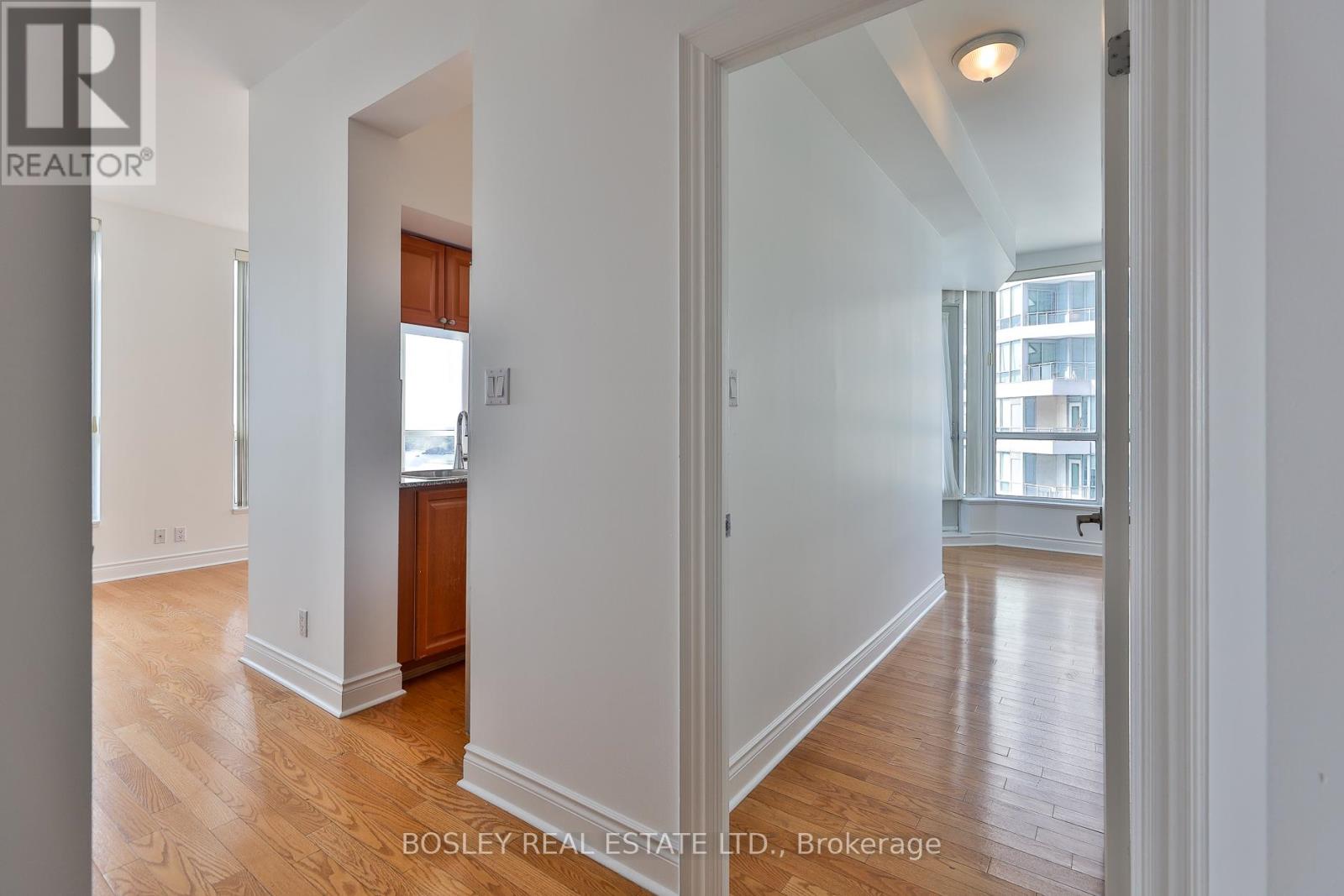 2508 - 228 Queens Quay W, Toronto, Ontario  M5J 2X1 - Photo 16 - C12429299