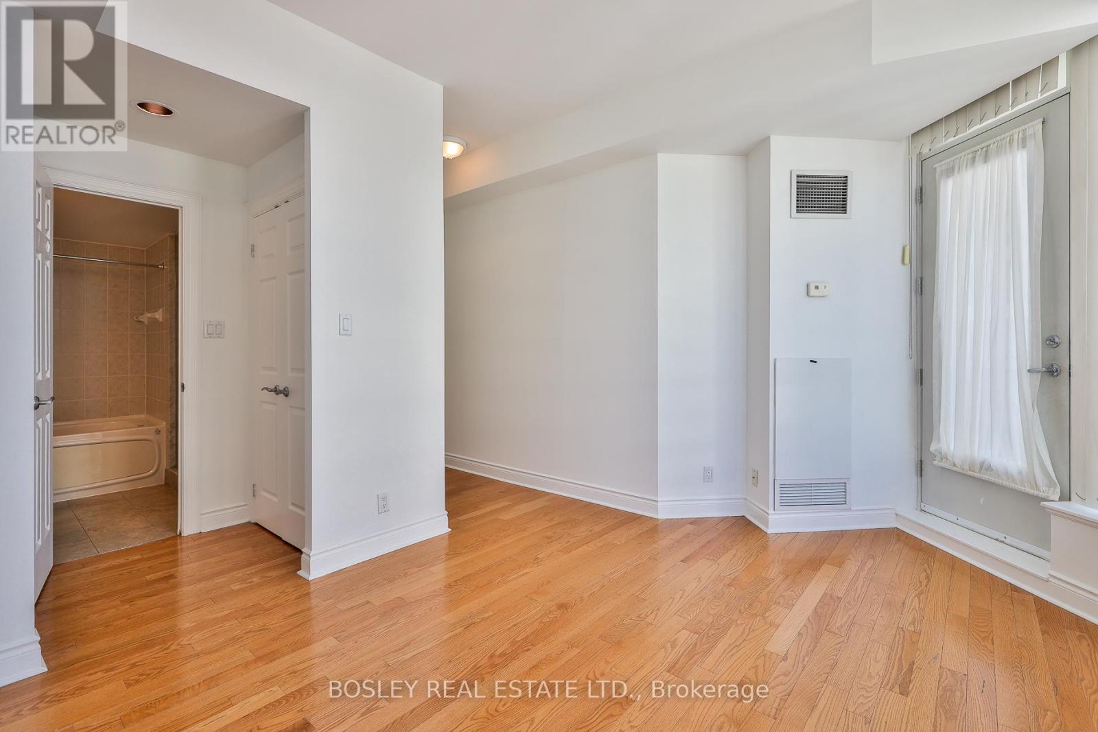 2508 - 228 Queens Quay W, Toronto, Ontario  M5J 2X1 - Photo 18 - C12429299