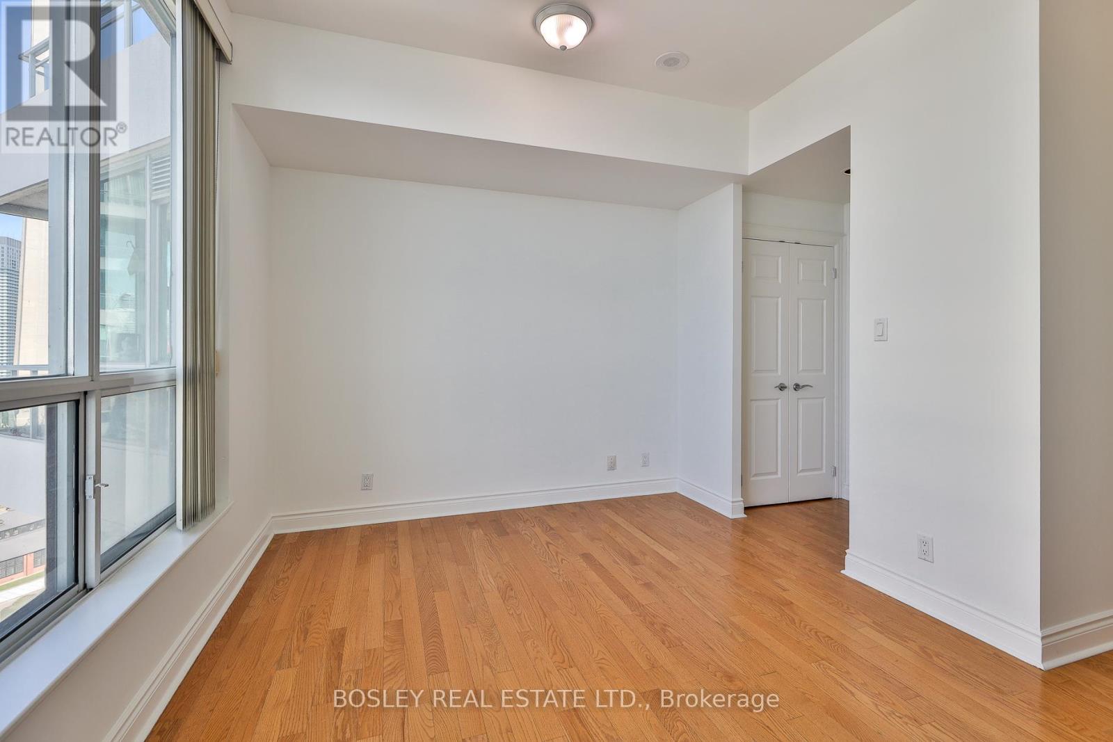2508 - 228 Queens Quay W, Toronto, Ontario  M5J 2X1 - Photo 19 - C12429299