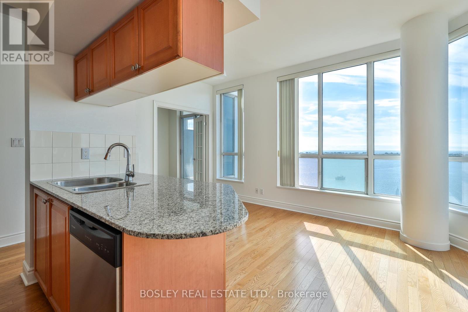 2508 - 228 Queens Quay W, Toronto, Ontario  M5J 2X1 - Photo 9 - C12429299