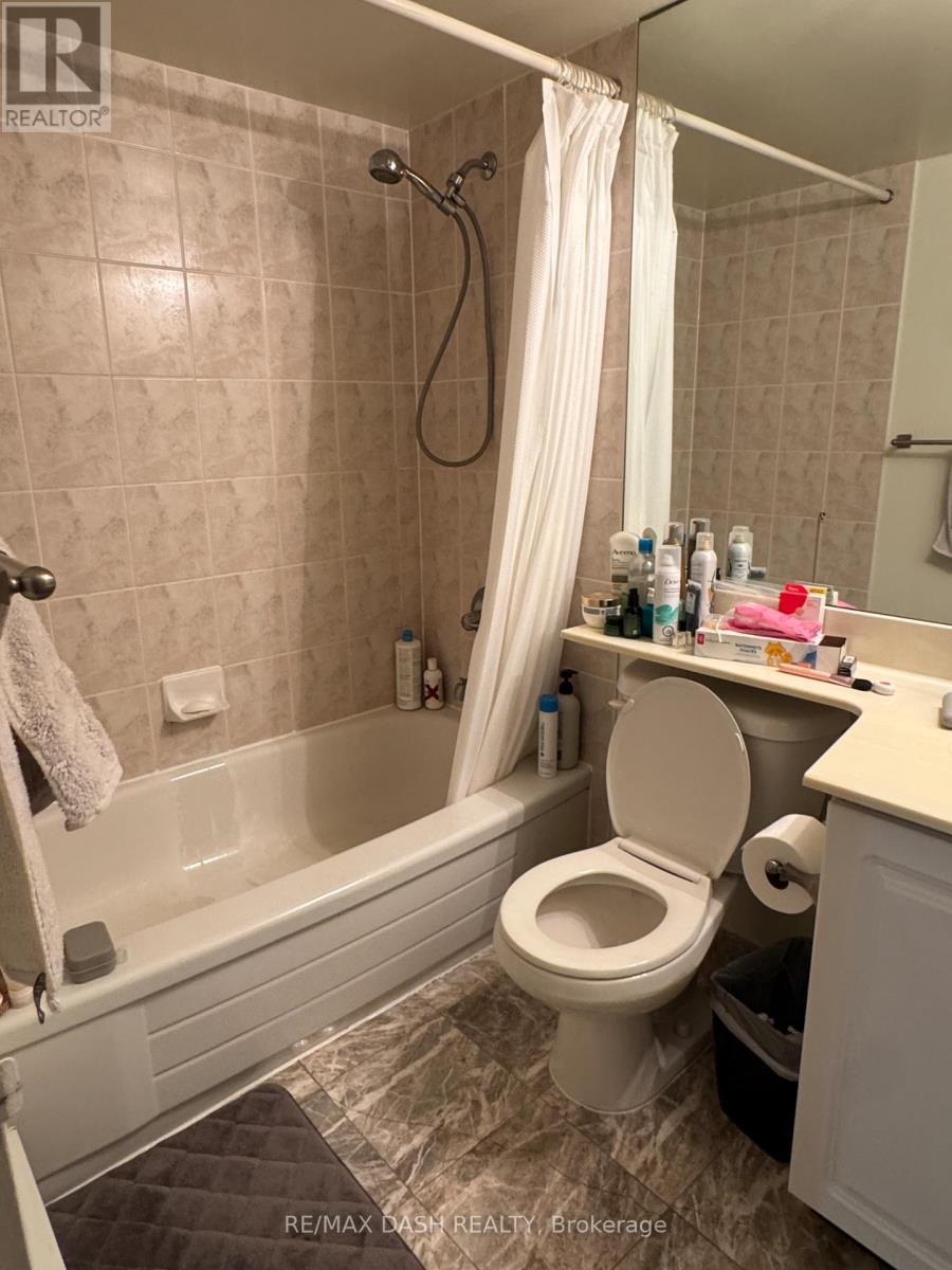 1709 - 750 Bay Street, Toronto, Ontario  M5G 1N6 - Photo 2 - C12429317