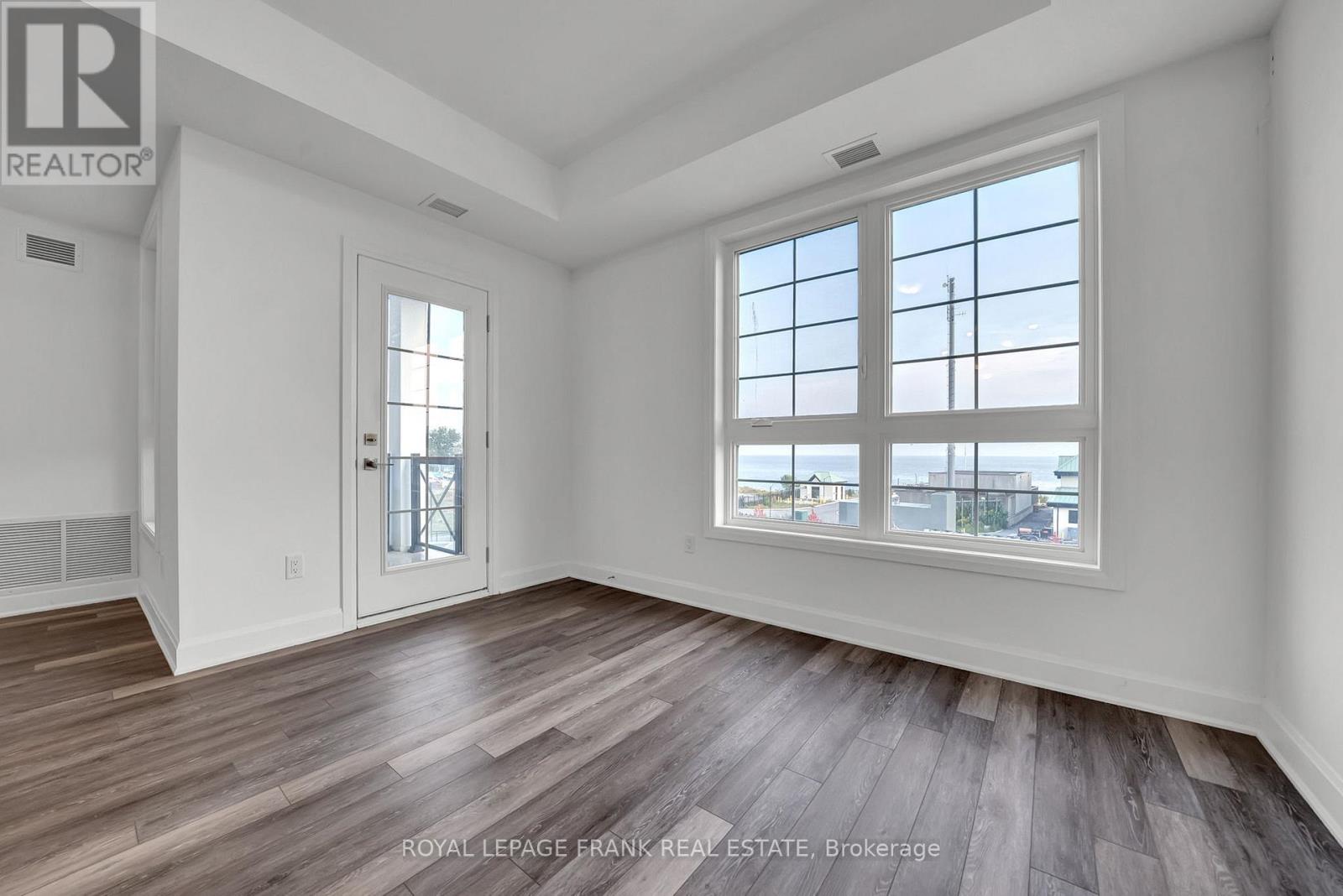 318 - 50 Lakebreeze Drive, Clarington, Ontario  L1B 0V9 - Photo 12 - E12429448