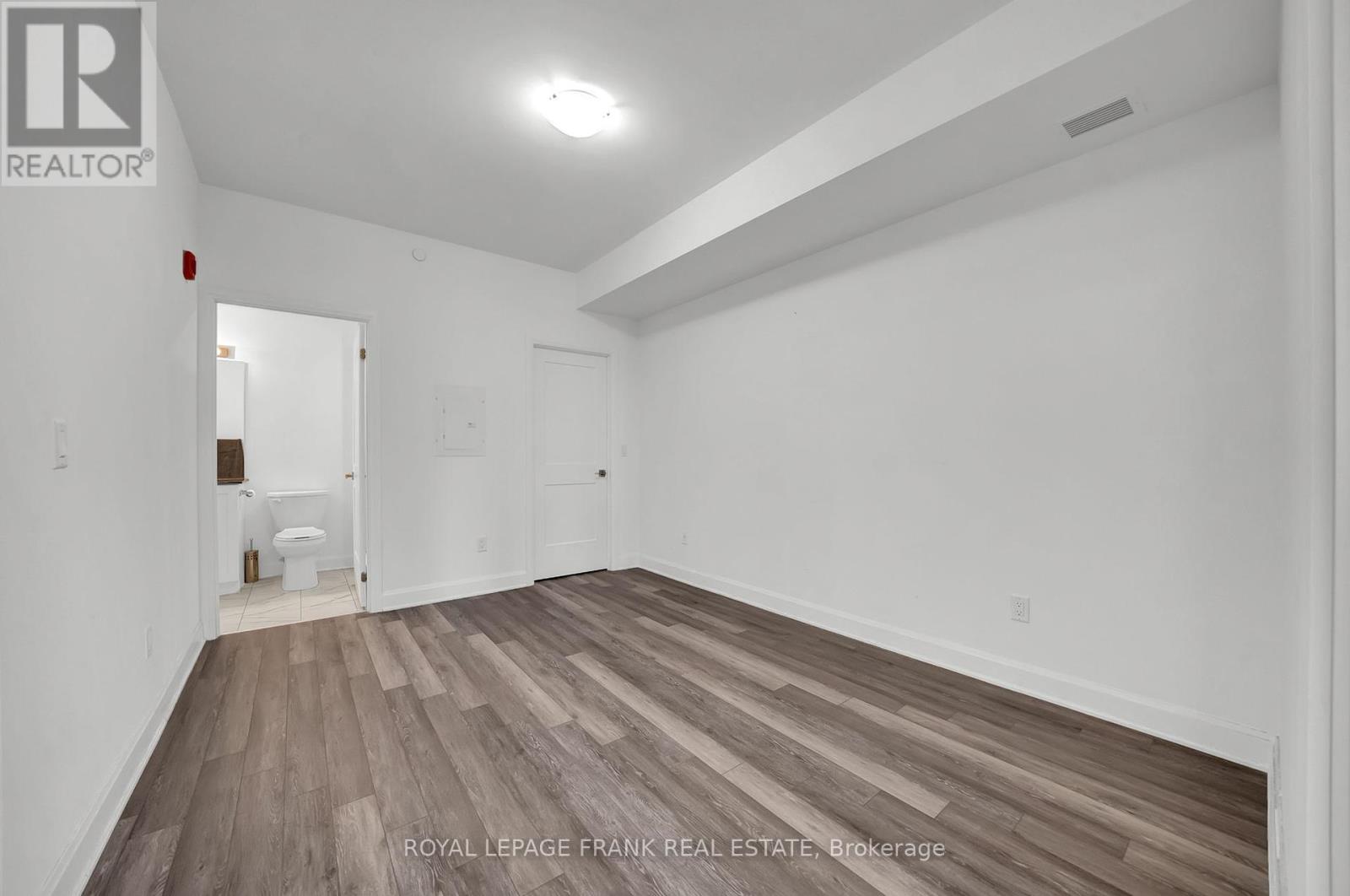 318 - 50 Lakebreeze Drive, Clarington, Ontario  L1B 0V9 - Photo 14 - E12429448