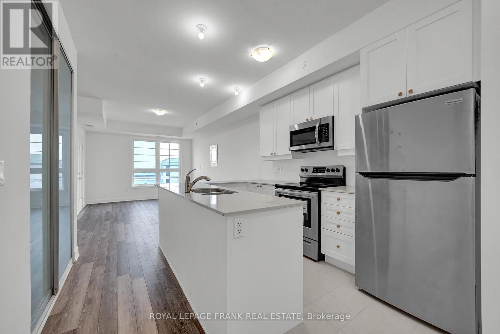 318 - 50 Lakebreeze Drive, Clarington, Ontario  L1B 0V9 - Photo 8 - E12429448