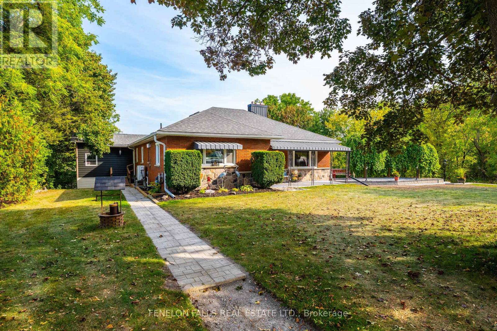 63 The Queensway N, Georgina (Keswick North), Ontario  L4P 0L2 - Photo 2 - N12429365