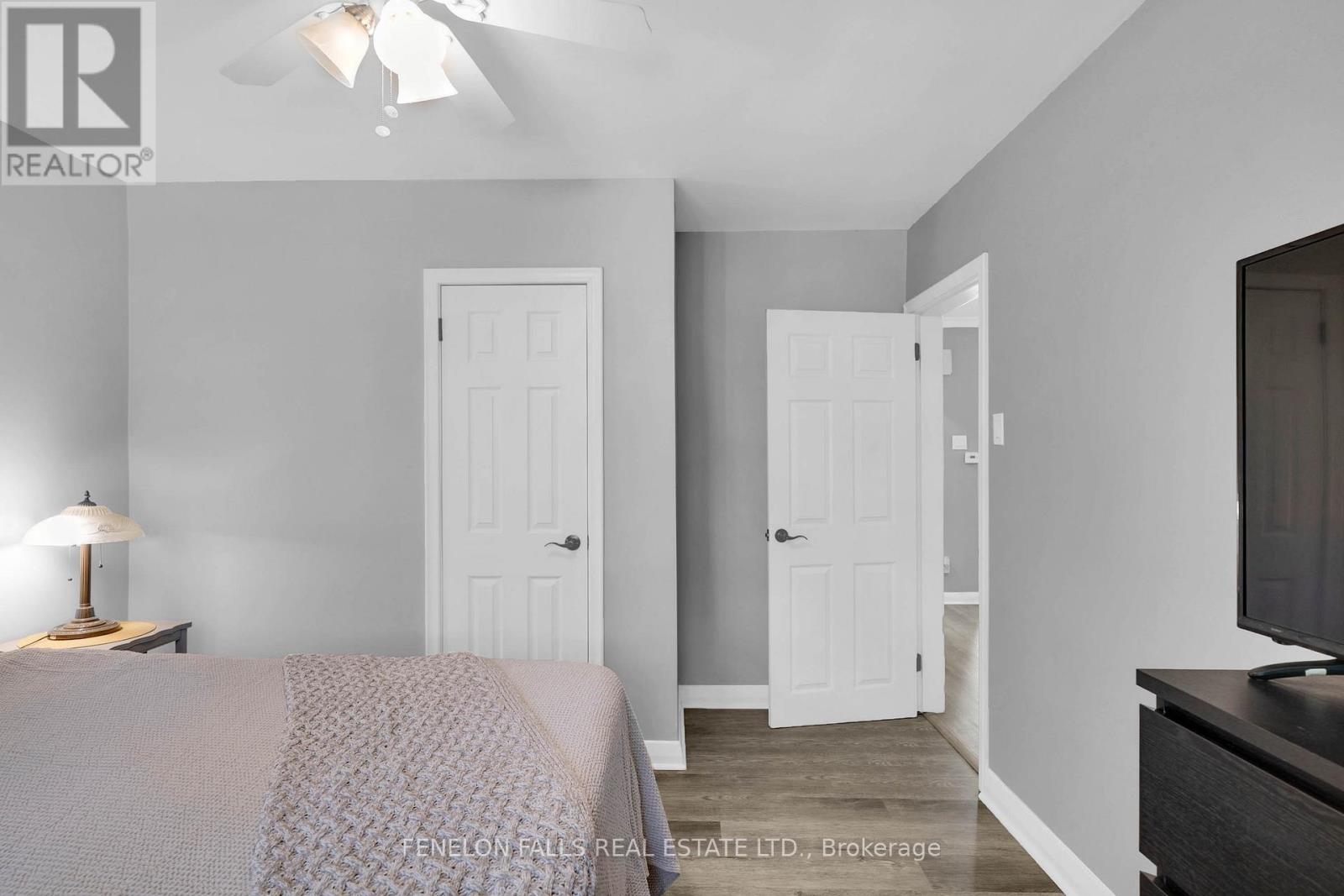 63 The Queensway N, Georgina (Keswick North), Ontario  L4P 0L2 - Photo 21 - N12429365