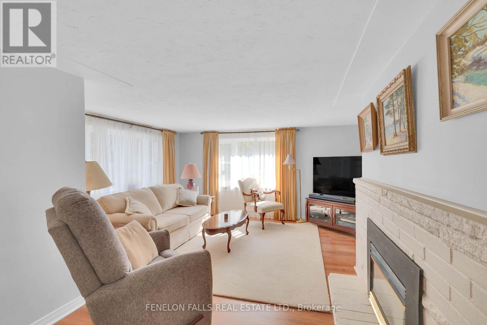 63 The Queensway N, Georgina (Keswick North), Ontario  L4P 0L2 - Photo 31 - N12429365