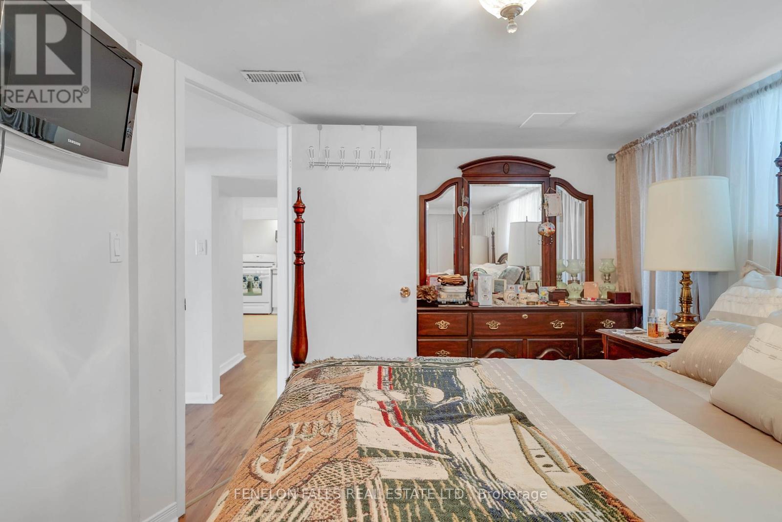 63 The Queensway N, Georgina (Keswick North), Ontario  L4P 0L2 - Photo 36 - N12429365