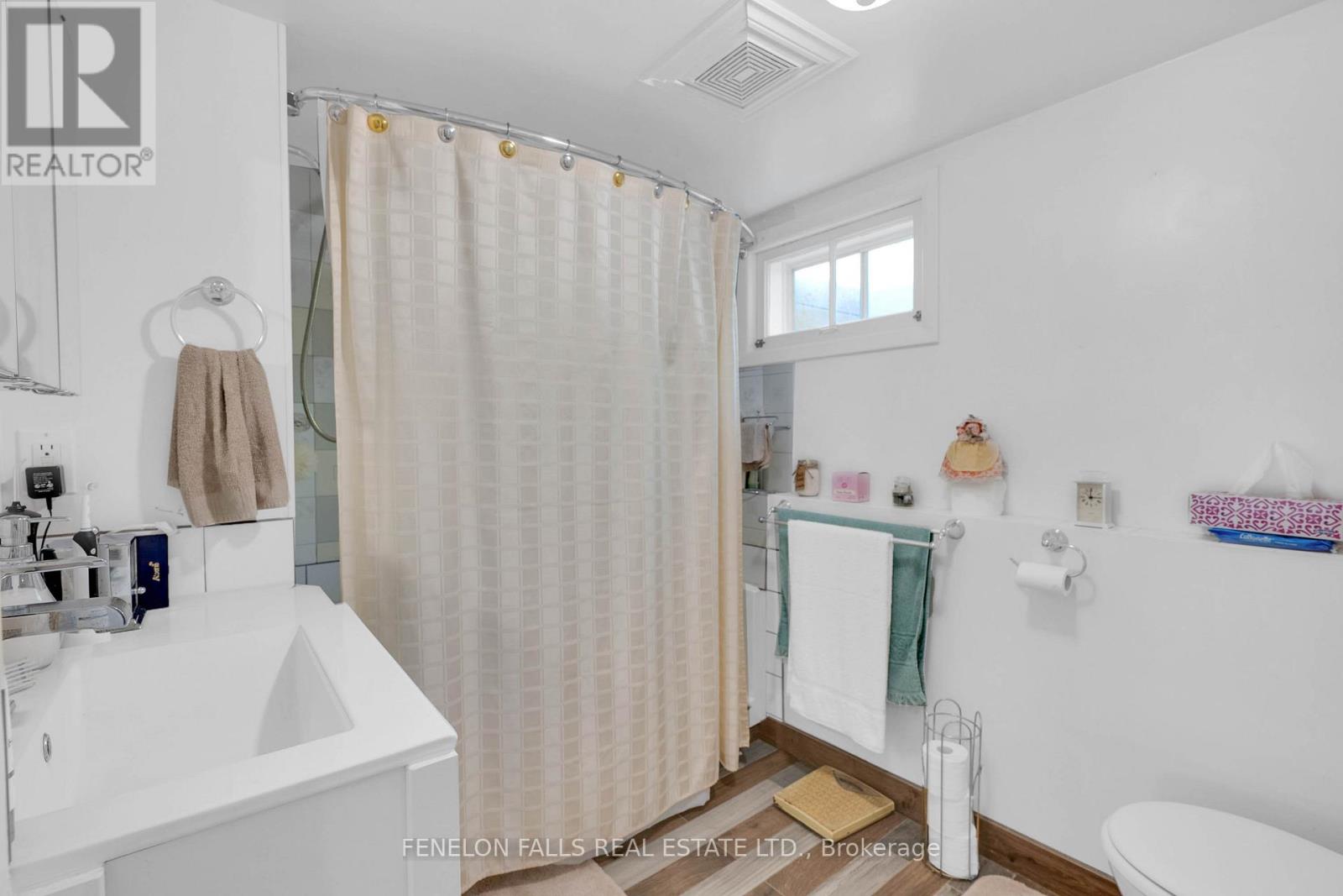 63 The Queensway N, Georgina (Keswick North), Ontario  L4P 0L2 - Photo 37 - N12429365