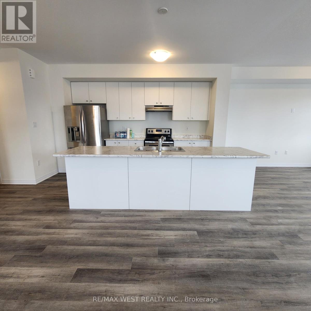 5 Pogie Drive, Welland, Ontario  L3B 0P2 - Photo 16 - X12409805