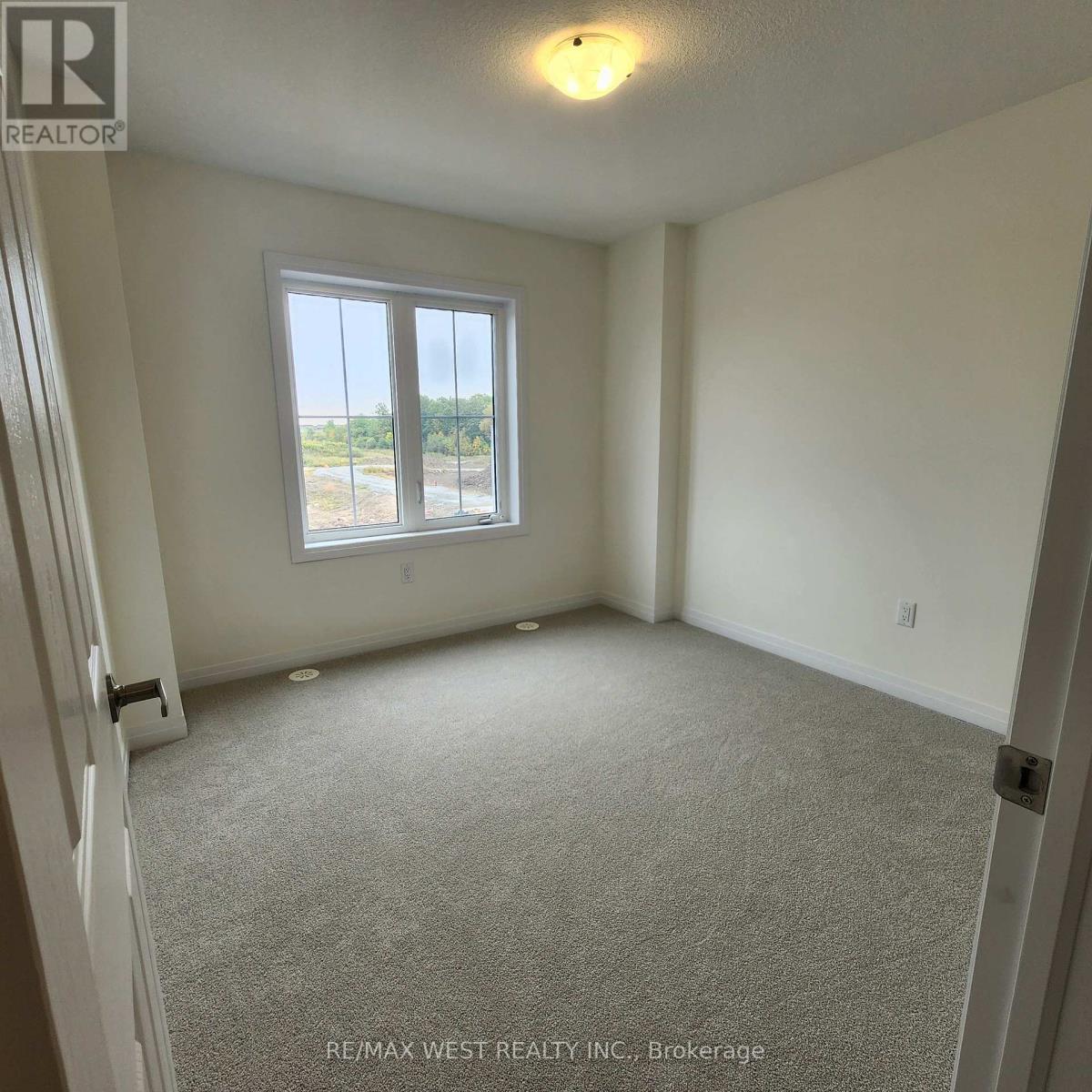 5 Pogie Drive, Welland, Ontario  L3B 0P2 - Photo 27 - X12409805