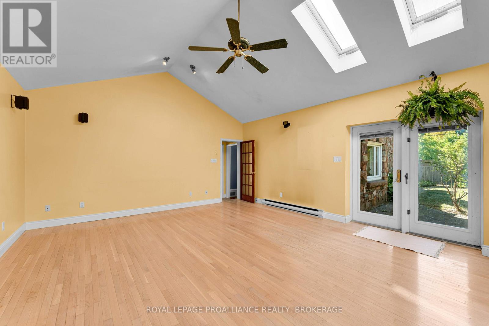 235 Park Street, Kingston, Ontario  K7L 1K4 - Photo 17 - X12429374