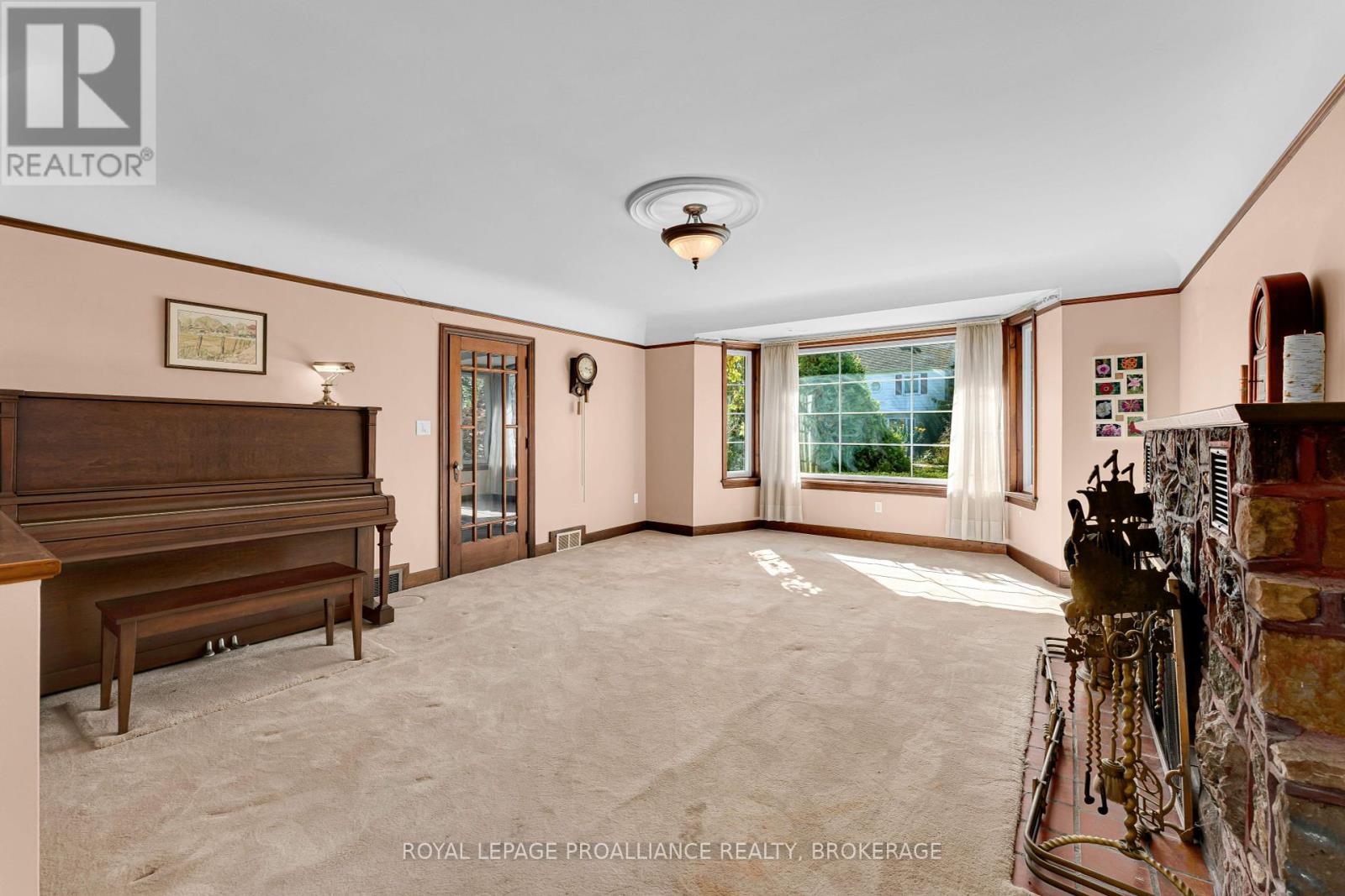235 Park Street, Kingston, Ontario  K7L 1K4 - Photo 7 - X12429374