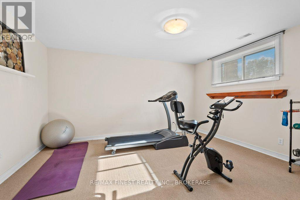550 Rankin Crescent, Kingston, Ontario  K7M 7L4 - Photo 36 - X12429445